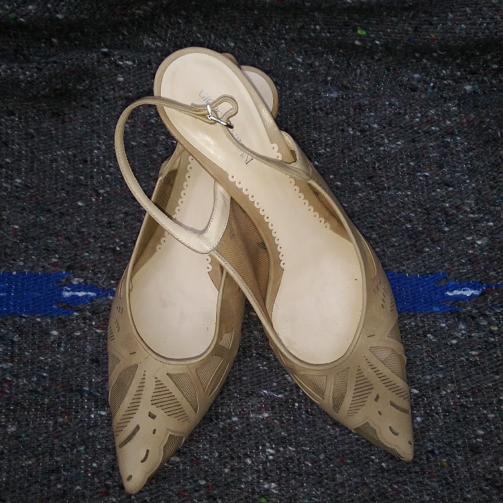 Ladies Giorgio Armani kitten toe heels size 7.5